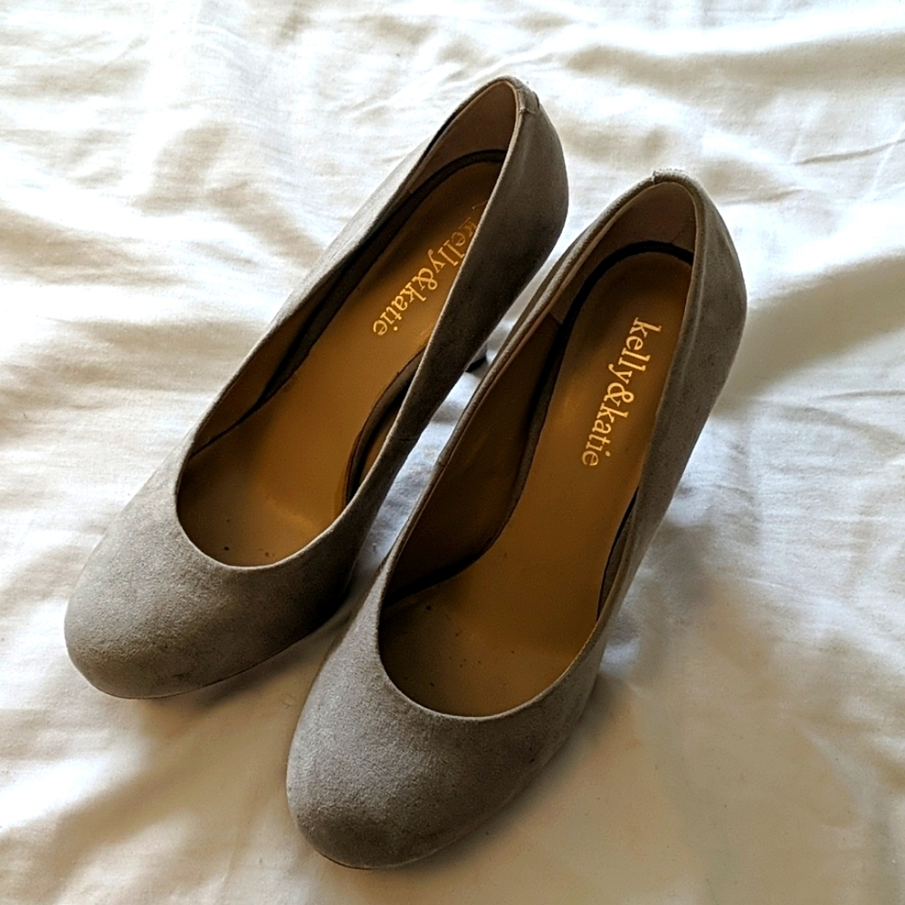 Kelly & Katie soft grey heels